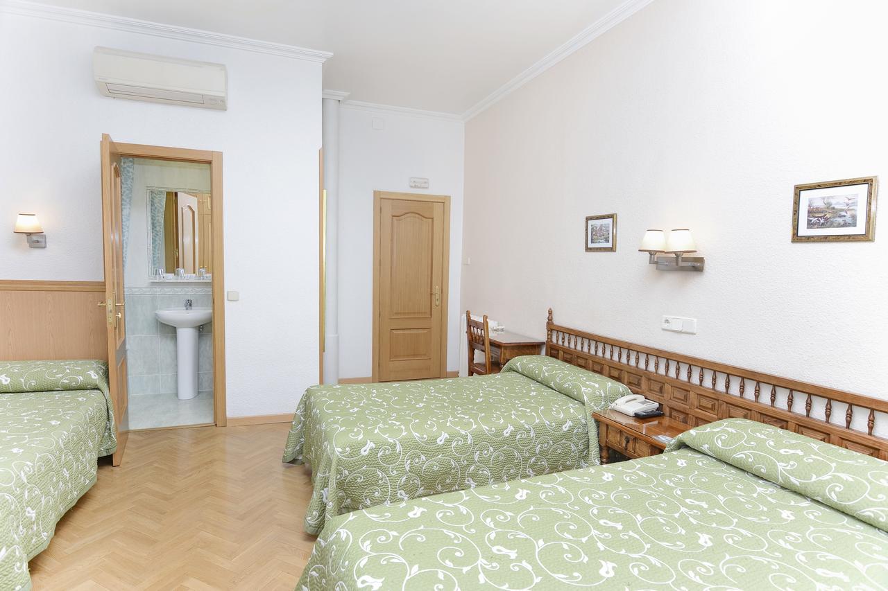 Hostal Biarritz Madrid Exteriér fotografie